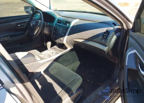 2015 Nissan Altima 2.5 S из США, поврежденный, VIN 1N4AL3AP8FN909520